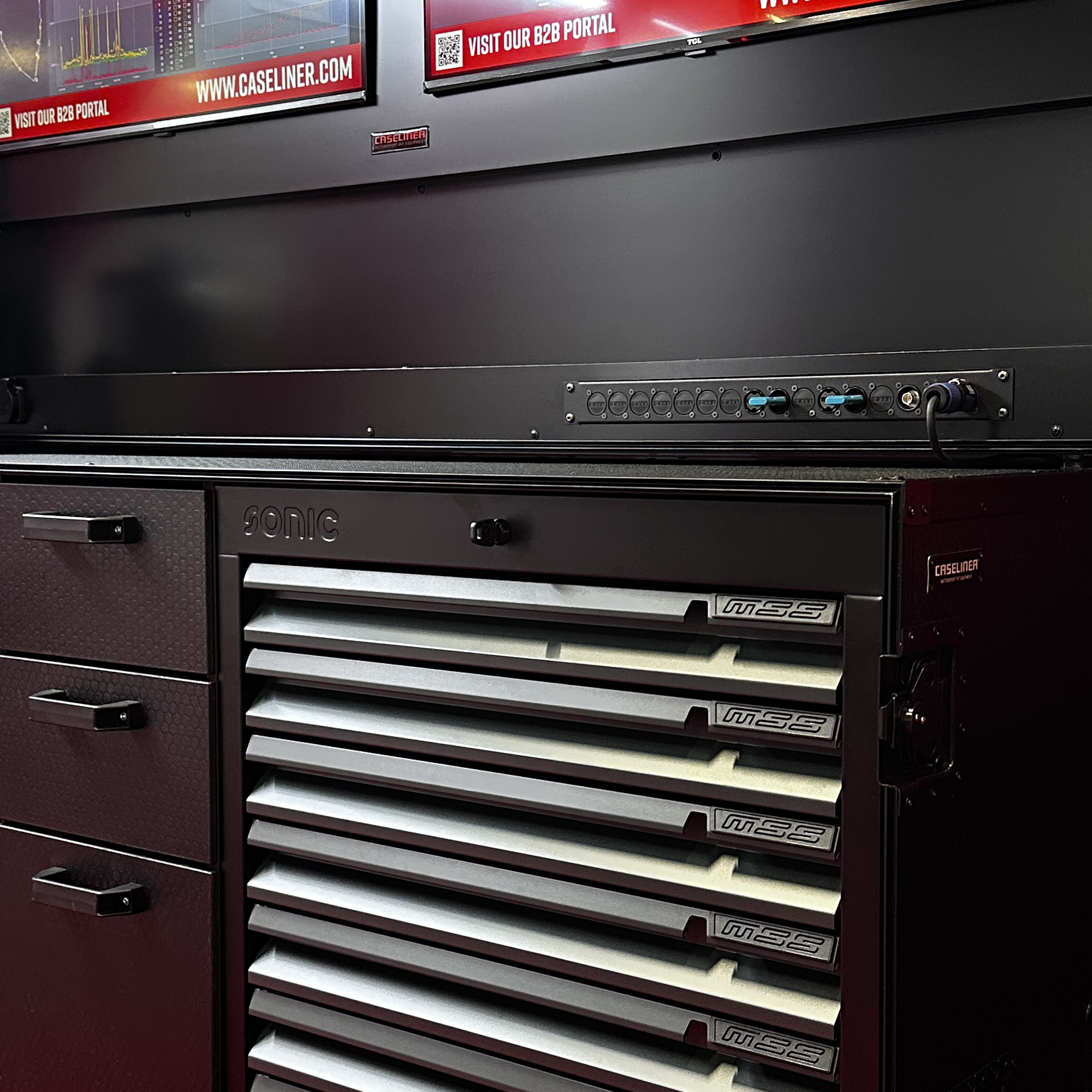 caseliner-flight-case-toolbox-data-hub-2-werkstattbox-mit-tv-modul image 3