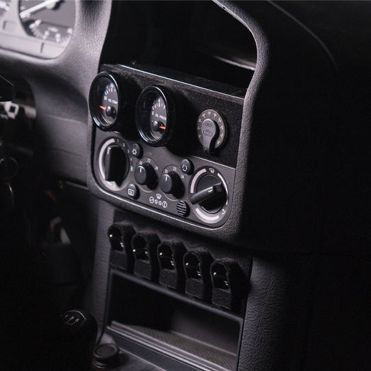animalracing-gauge-upper-dashhub-bmw-e36-unbeflockt image 2