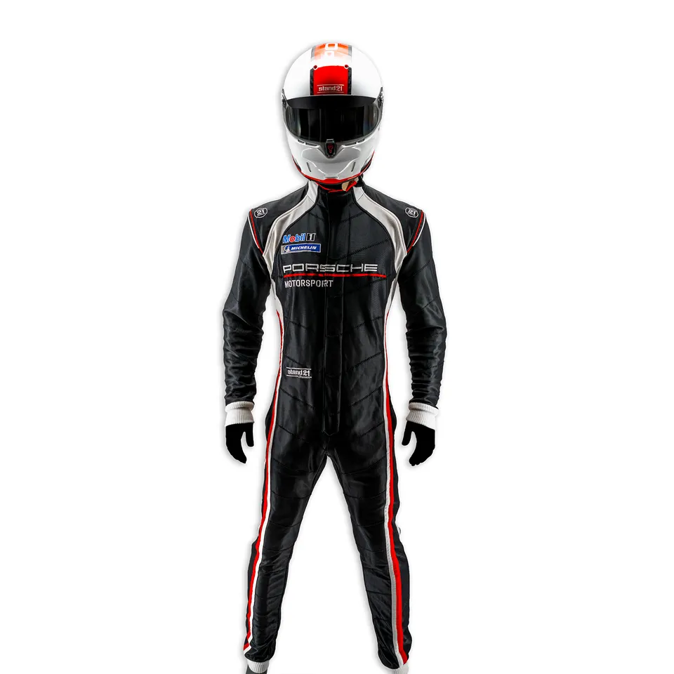 stand-21-la-couture-hybrid-porsche-rennanzug-fia-8856-2018 image 1